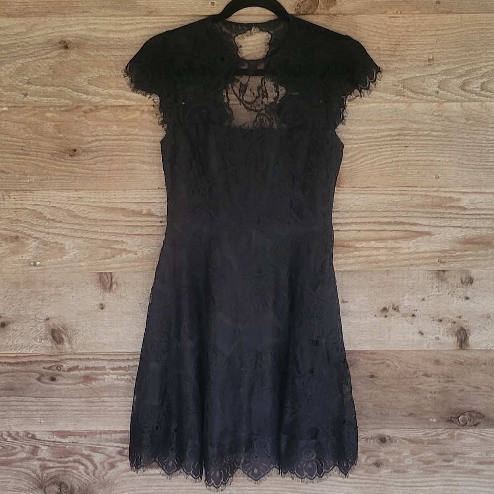 BB Dakota Rylin Black Scallop Lace Dress Size 2